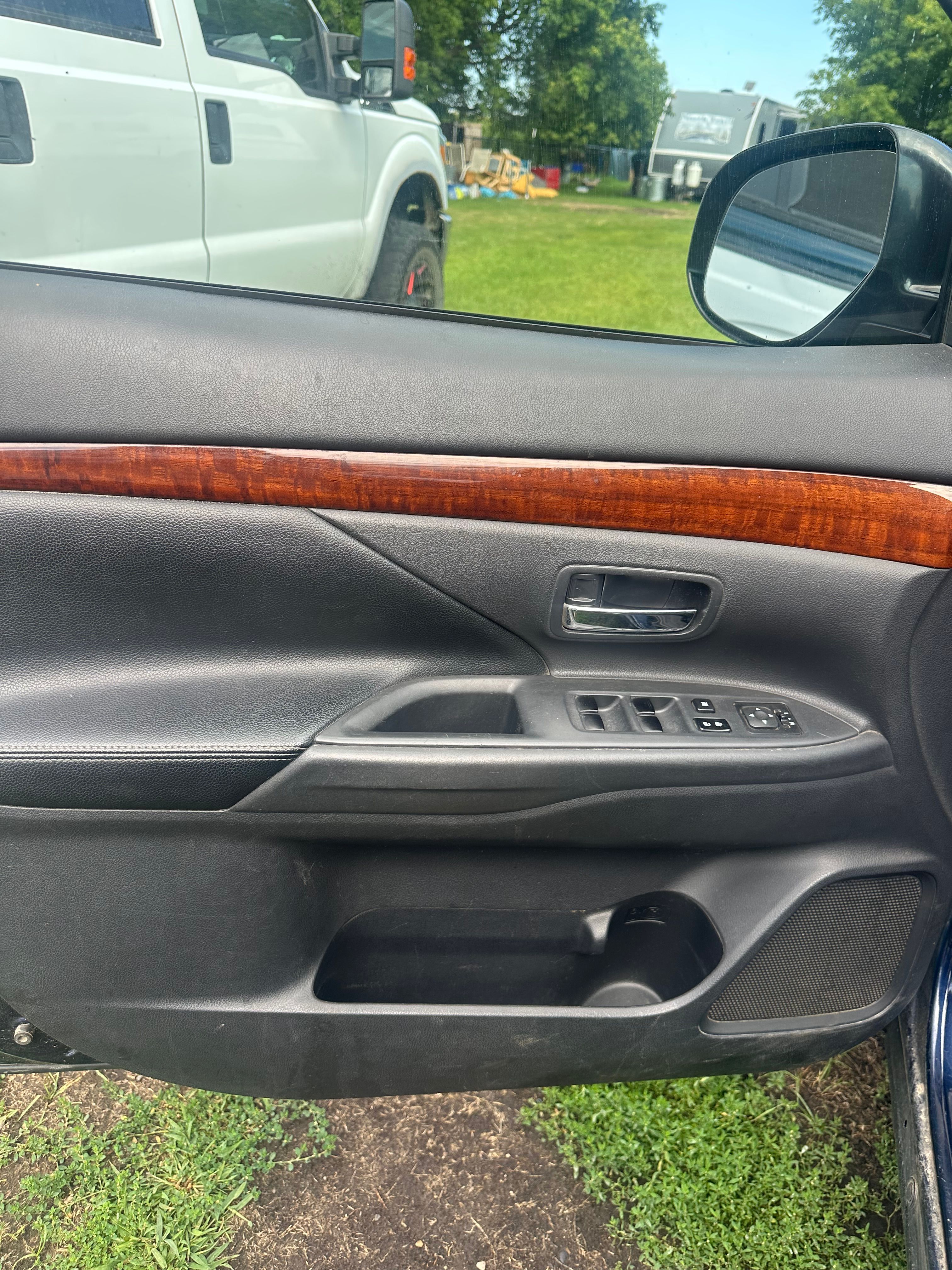 Used 2015 Mitsubishi Outlander SE AWD/4WD image 6