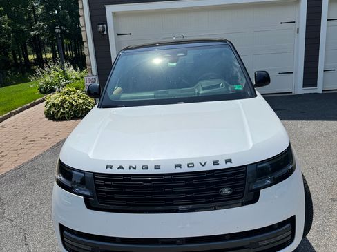 Used 2024 Land Rover Range Rover Autobiography AWD/4WD image 1