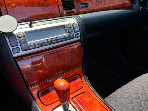 Used 2003 Lexus SC 430 Convertible image 9