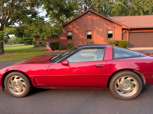 Used 1995 Chevrolet Corvette Coupe RWD image 14