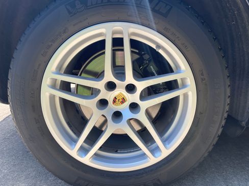 Used 2018 Porsche Macan Sport Edition AWD/4WD image 6