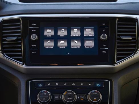 Used 2018 Volkswagen Atlas SE image 13