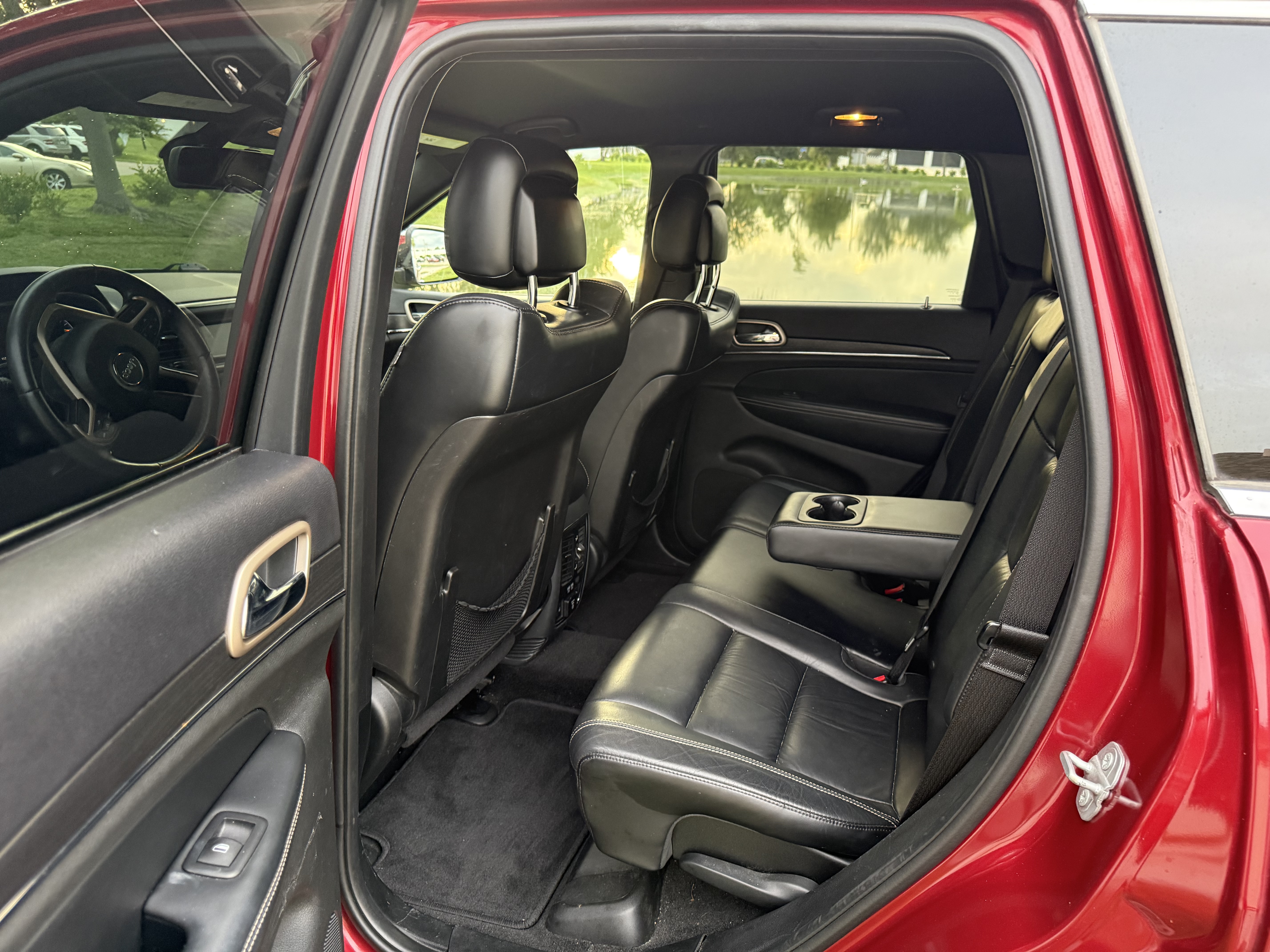 Used 2015 Jeep Grand Cherokee Limited AWD/4WD image 10
