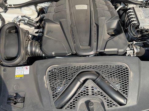 Used 2021 Porsche Macan GTS AWD/4WD image 27