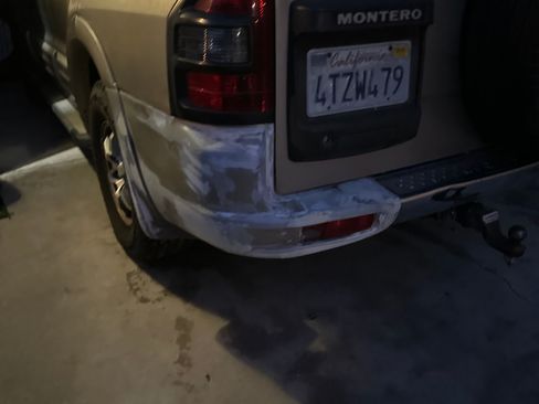 Used 2001 Mitsubishi Montero XLS image 9