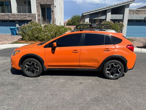 Used 2014 Subaru Crosstrek 2.0i Premium AWD/4WD image 2