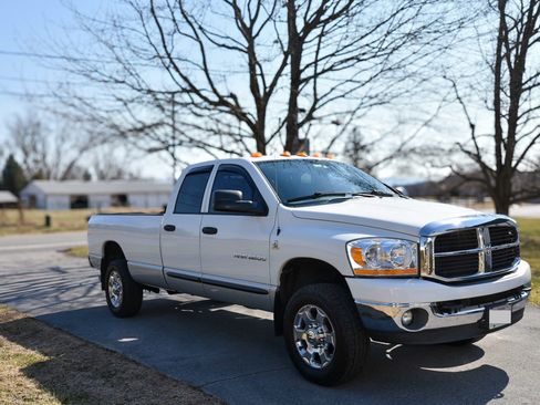 Used 2006 Dodge Ram 3500 Truck SLT image 9