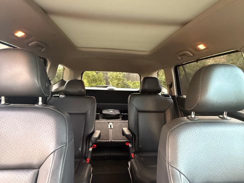 Used 2019 Volkswagen Atlas SEL R-Line image 17