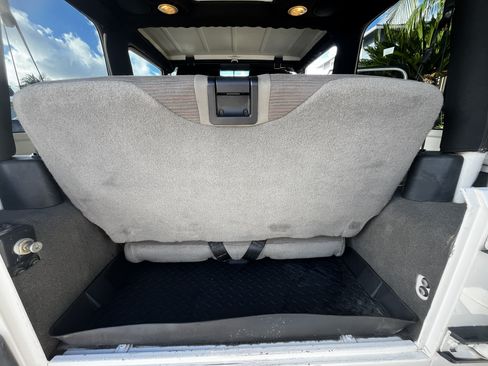 Used 2005 Jeep Wrangler Rubicon w/ Security Group image 16