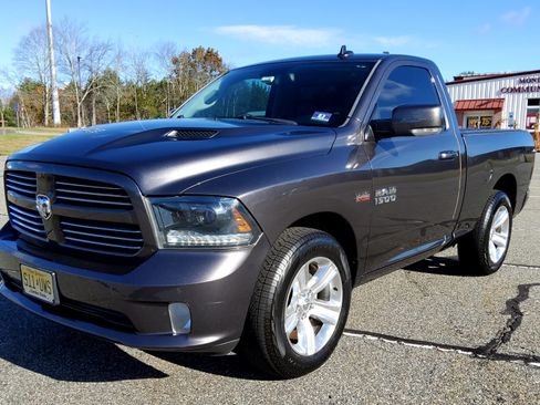 Used 2015 RAM 1500 Sport w/ Convenience Group image 9