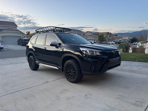 Used 2020 Subaru Forester Touring image 5