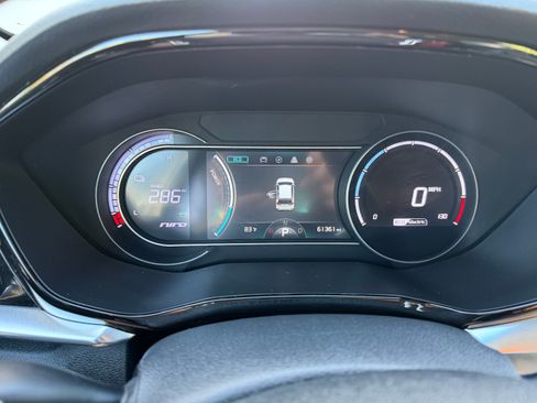 Used 2022 Kia Niro EX FWD image 12