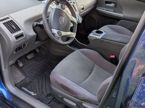 Used 2012 Toyota Prius V Three image 11