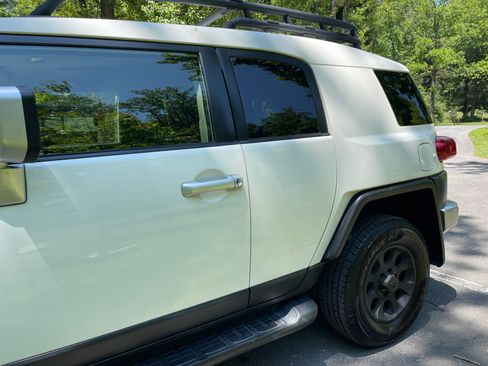 Used 2013 Toyota FJ Cruiser 4WD w/ Upgrade Pkg image 6