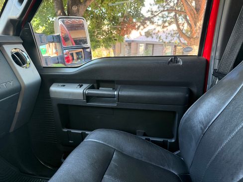 Used 2016 Ford F250 Lariat w/ Lariat Interior Package AWD/4WD image 9