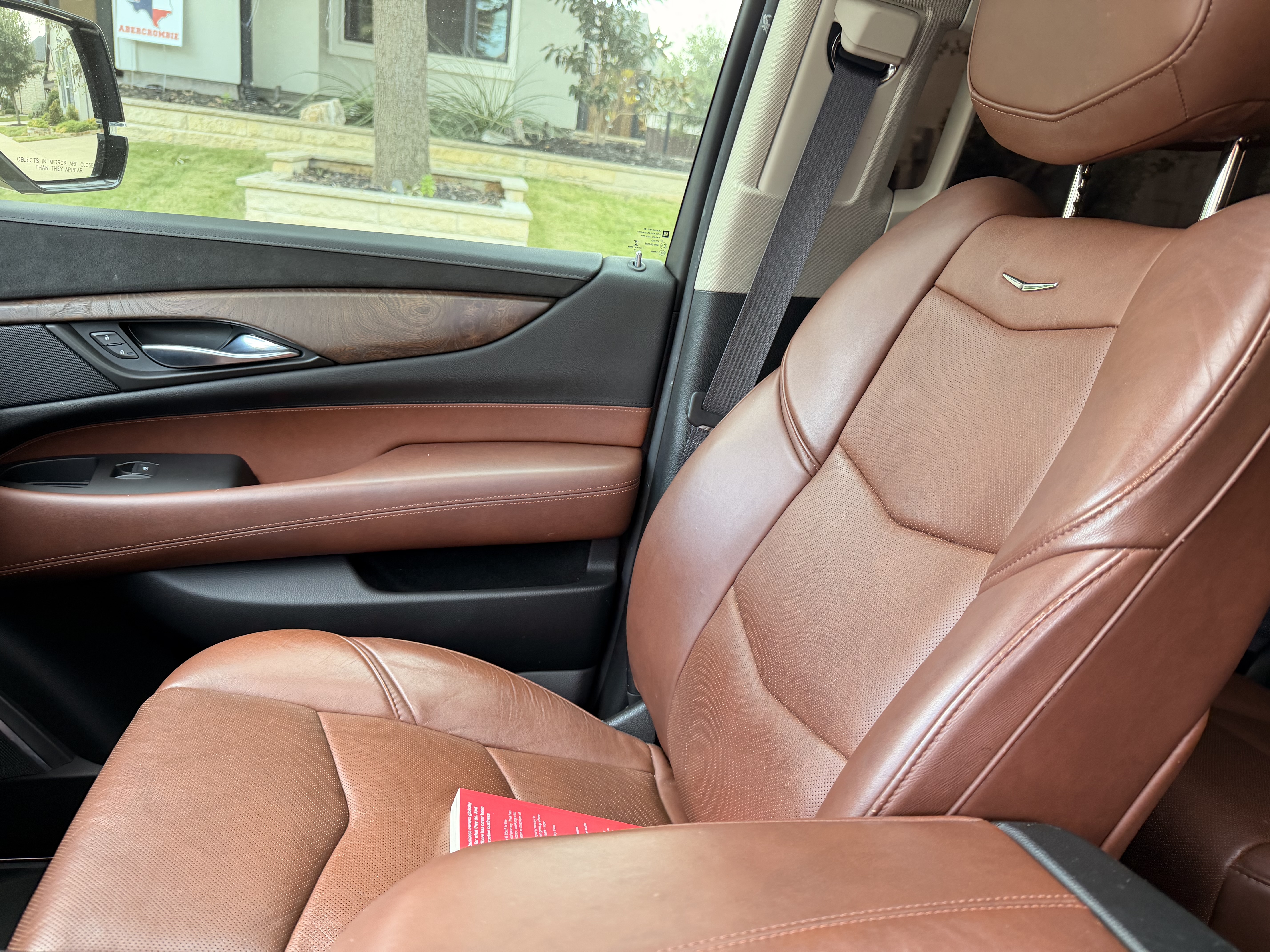 Used 2015 Cadillac Escalade Luxury AWD/4WD image 18