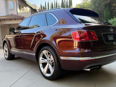 Used 2019 Bentley Bentayga AWD/4WD image 10
