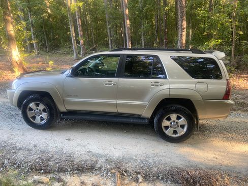 Used 2005 Toyota 4Runner Sport image 4