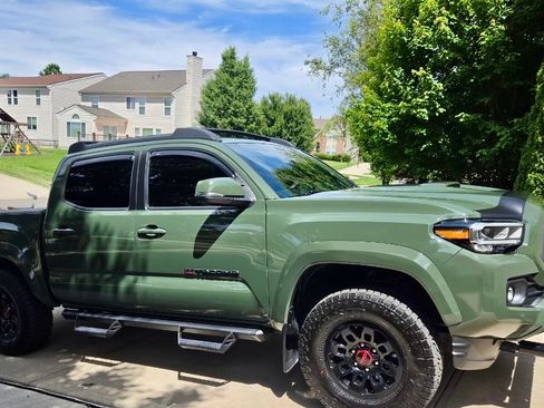 Used 2022 Toyota Tacoma TRD Sport AWD/4WD image 14