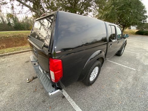 Used 2019 Nissan Frontier SV image 6