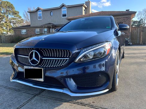 Used 2018 Mercedes-Benz C 300 4MATIC Sedan image 1