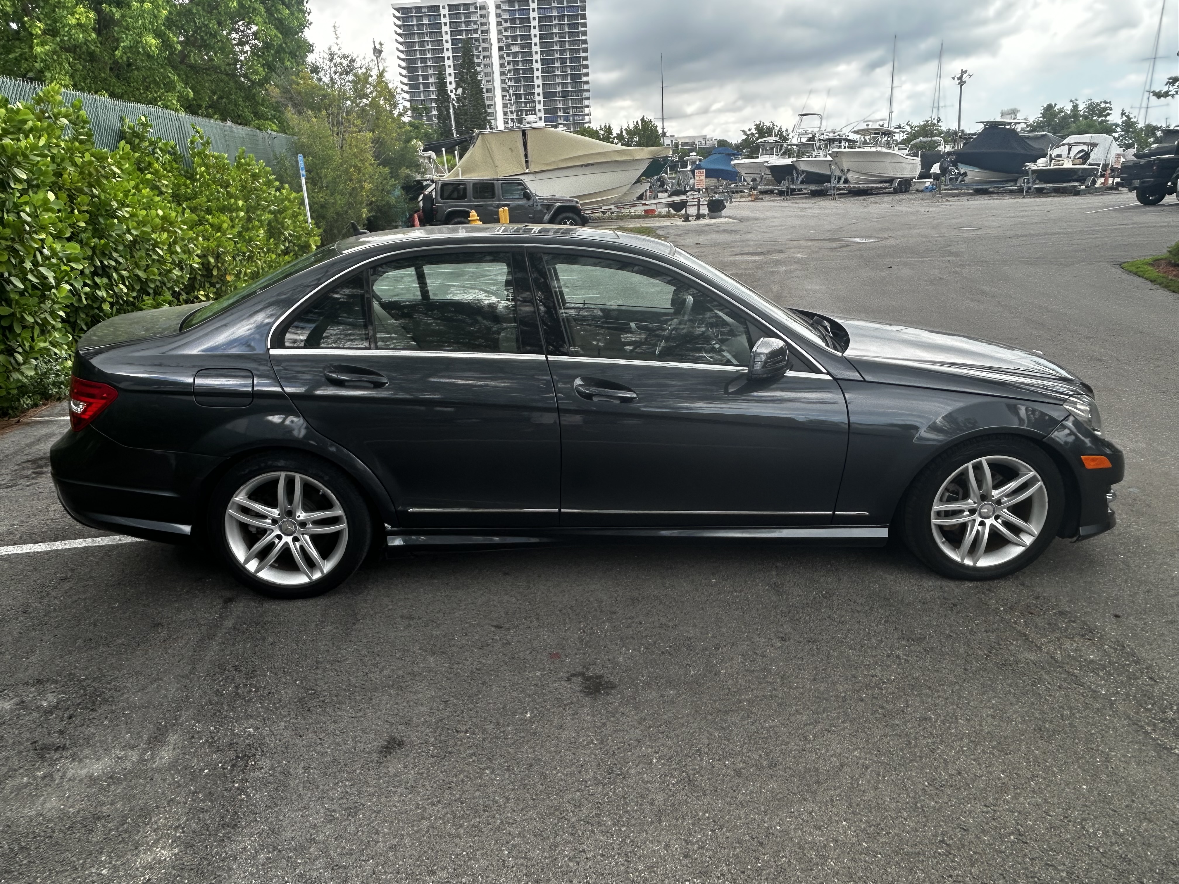 Used 2013 Mercedes-Benz C 250 Sedan image 5
