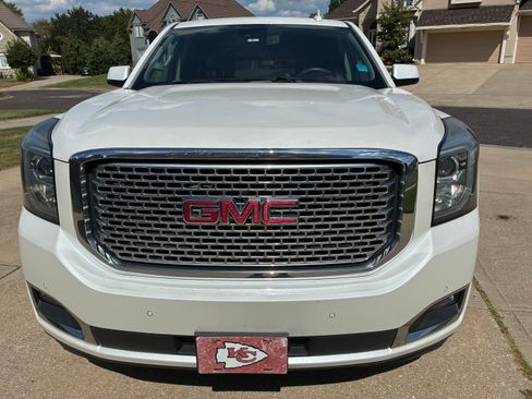 Used 2017 GMC Yukon XL Denali w/ Open Road Package AWD/4WD image 2