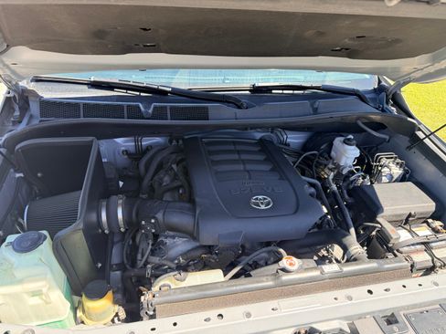 Used 2018 Toyota Tundra SR5 w/ SR5 Upgrade Package image 23