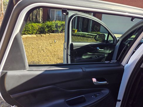 Used 2022 Hyundai Santa Fe Limited w/ Cargo Package image 21