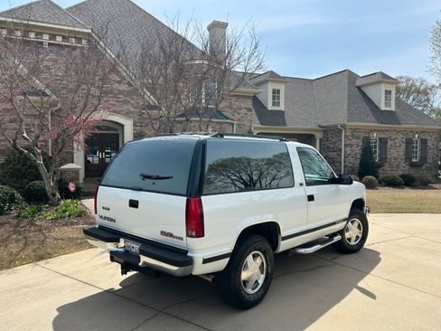 Used 1994 GMC Yukon Sport Utility 2D image 6