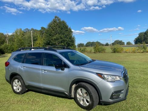 Used 2019 Subaru Ascent 8-Passenger AWD/4WD image 1