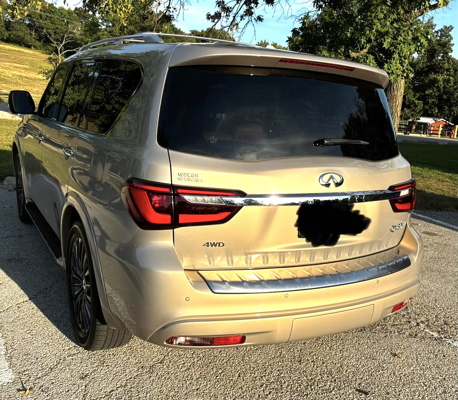 Used 2023 INFINITI QX80 Sensory w/ Cargo Package AWD/4WD image 8