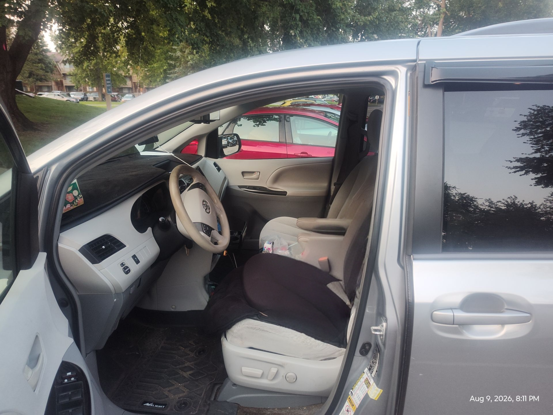 Used 2014 Toyota Sienna LE FWD image 5
