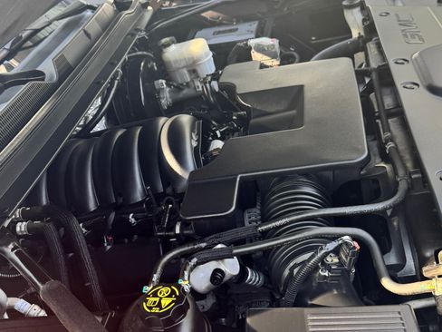 Used 2015 GMC Yukon XL Denali w/ Premium Package image 11