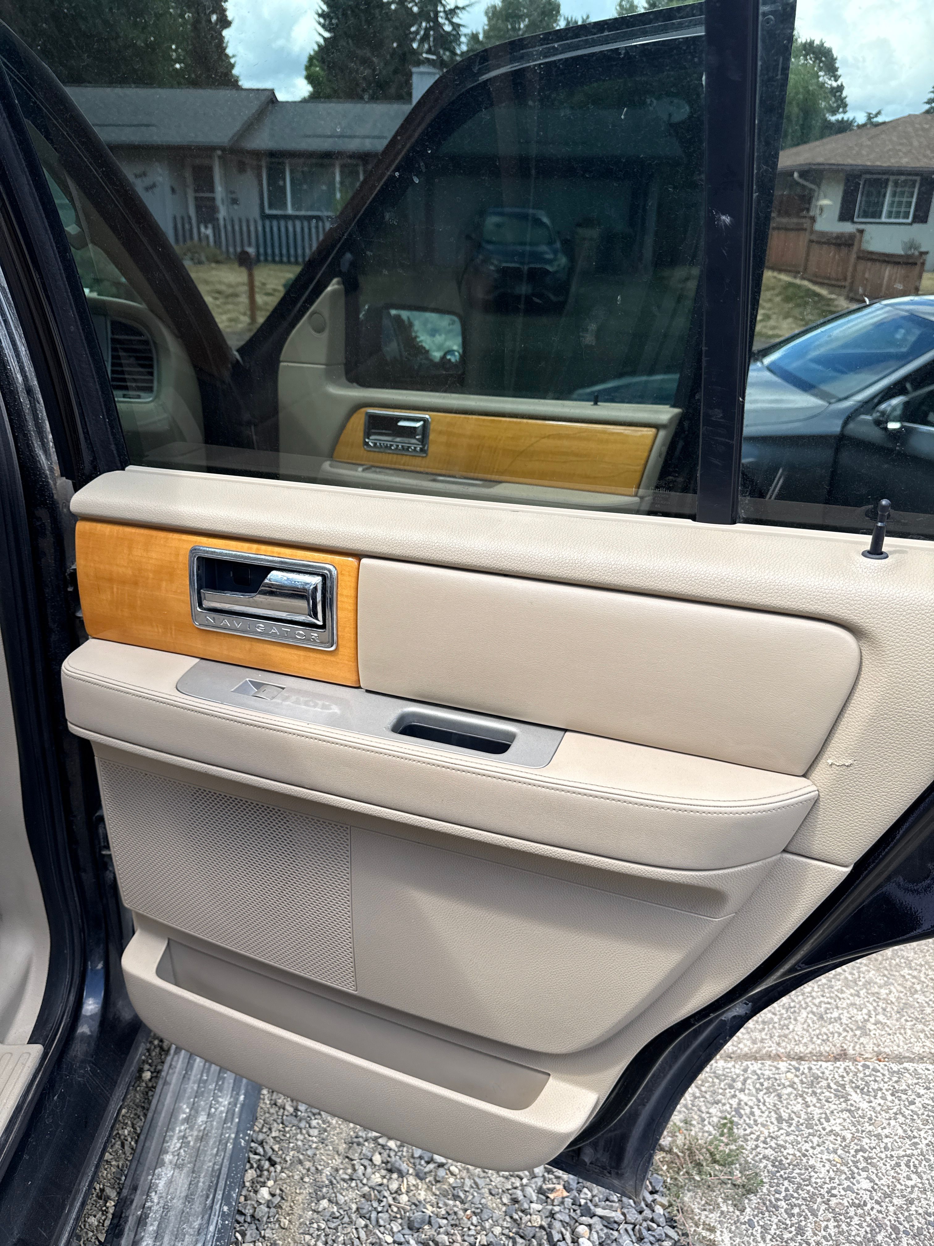 Used 2007 Lincoln Navigator 4WD image 15