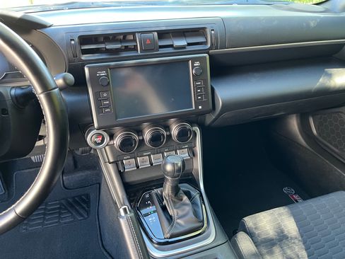 Used 2022 Toyota GR86 RWD image 9