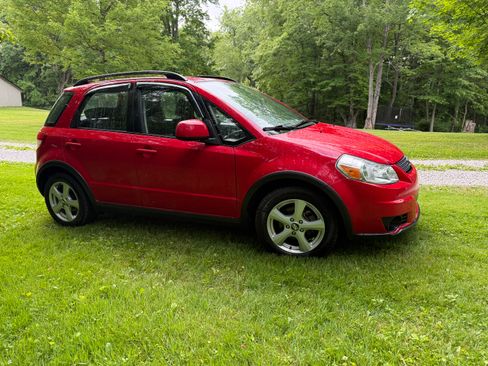 Used 2011 Suzuki SX4 Premium AWD/4WD image 5