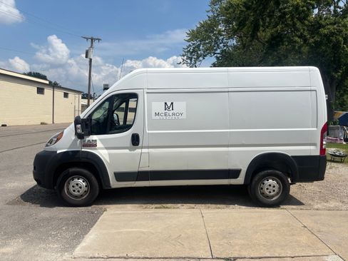 Used 2021 RAM ProMaster 2500 FWD image 1