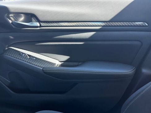 Used 2025 Nissan Altima 2.5 SV image 14