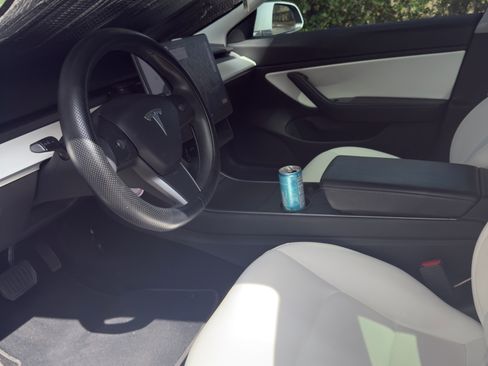 Used 2020 Tesla Model 3 Long Range image 6