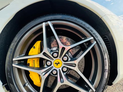 Used 2016 Ferrari California T image 30