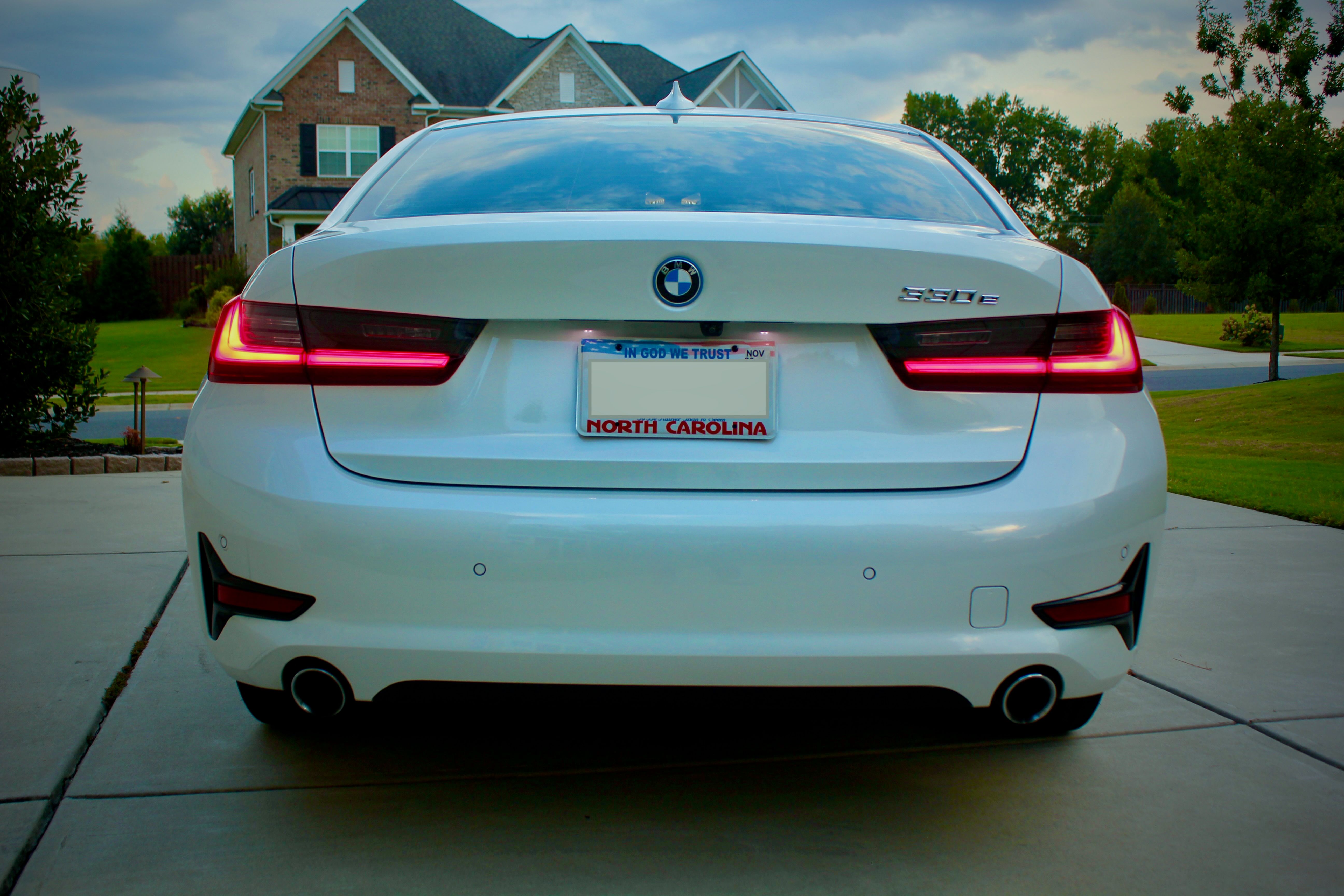 Used 2022 BMW 330e w/ Driving Assistance Package RWD image 10