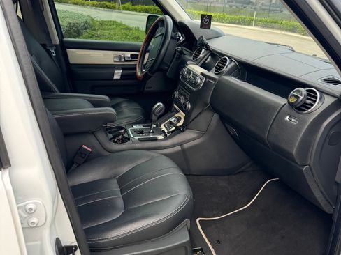 Used 2011 Land Rover LR4 HSE image 15