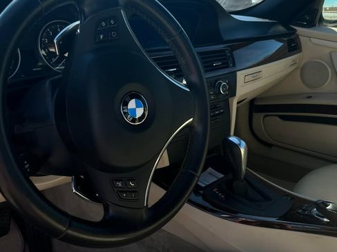 Used 2011 BMW 335i Convertible image 20