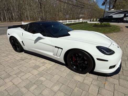 Used 2013 Chevrolet Corvette Grand Sport w/ 2LT Preferred Equipment Group RWD image 5