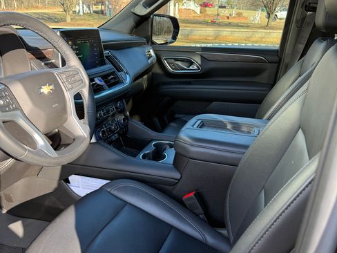 Used 2024 Chevrolet Tahoe LT w/ LT Signature Plus Package image 8