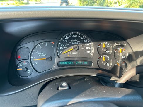 Used 2006 Chevrolet Silverado 2500 LT w/ Heavy-Duty Power Package image 10