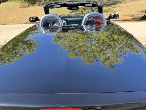 Used 2004 Chevrolet SSR w/ Preferred Equipment Group image 9