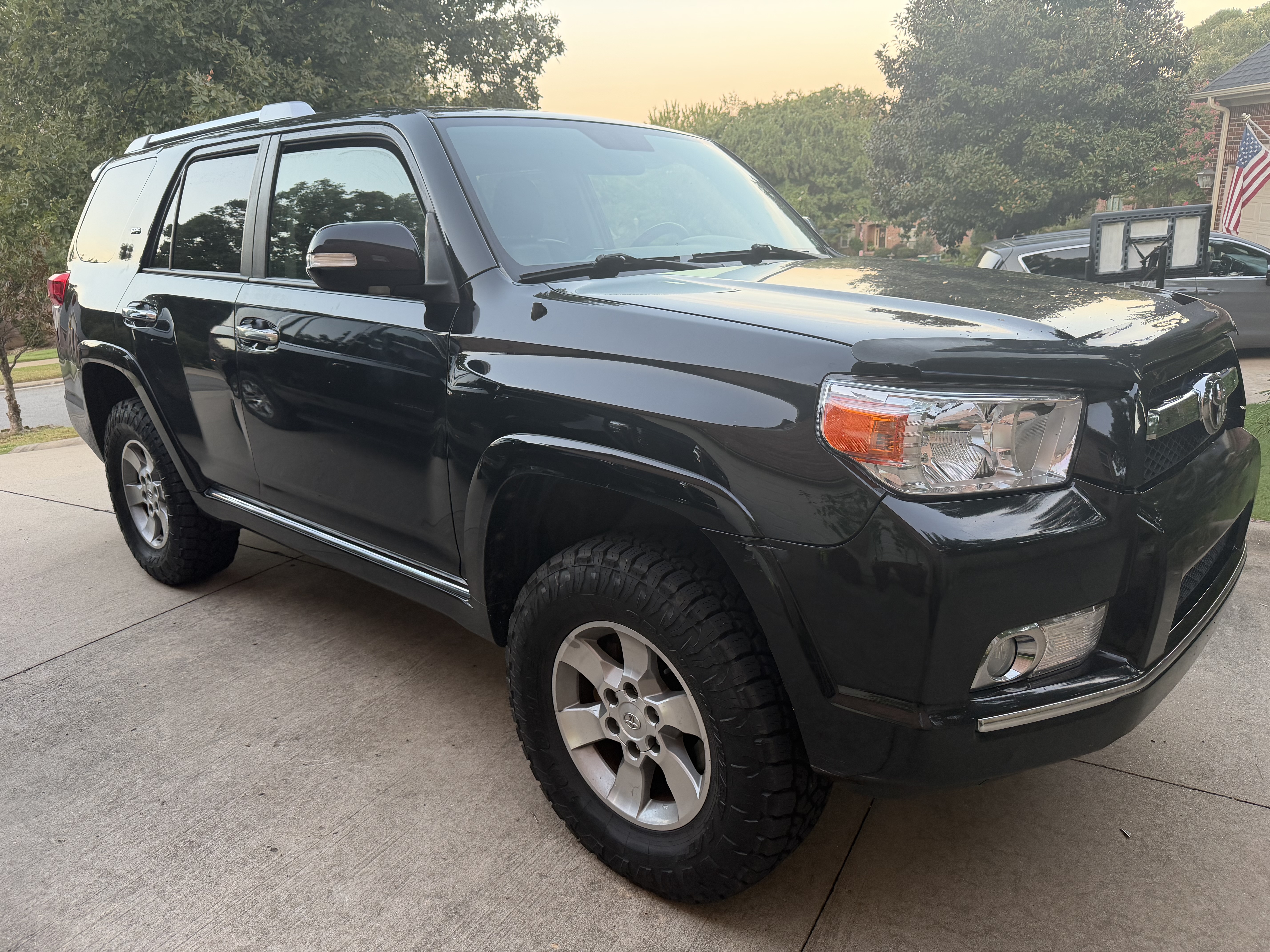 Used 2010 Toyota 4Runner SR5 w/ Convenience Pkg AWD/4WD image 5