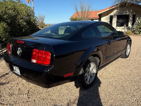 Used 2005 Ford Mustang Coupe image 6